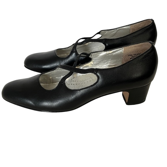 Trotters Jamie Black Leather Cross Strap Pumps Size 7 SS (Narrow) - Picture 2 of 16